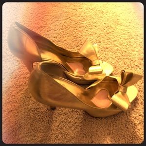 Women’s Gold Bow-tie Heels